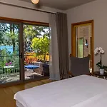 Miamai Boutique - Adult Only 3*