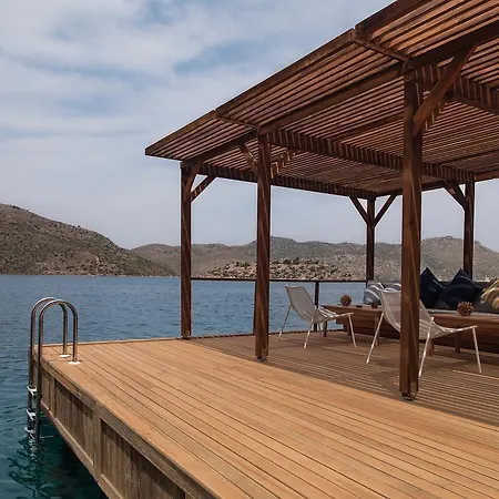 Miamai Boutique - Adult Only 3*